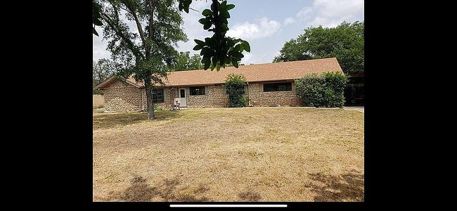 Photo of 20100 Siesta Shores Dr, Spicewood, TX