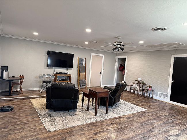 Additional photo 2 of property located at 801 Arrah Ave