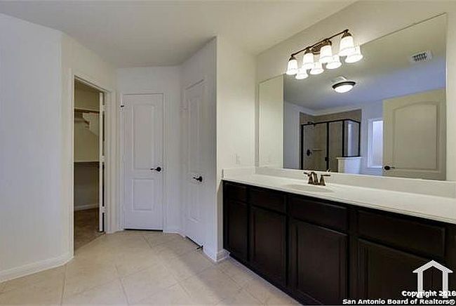 Additional photo 1 of property located at 11828 Luckey Fls