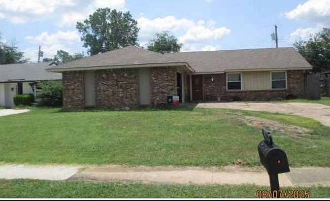 Photo of 1516 Armstrong Dr