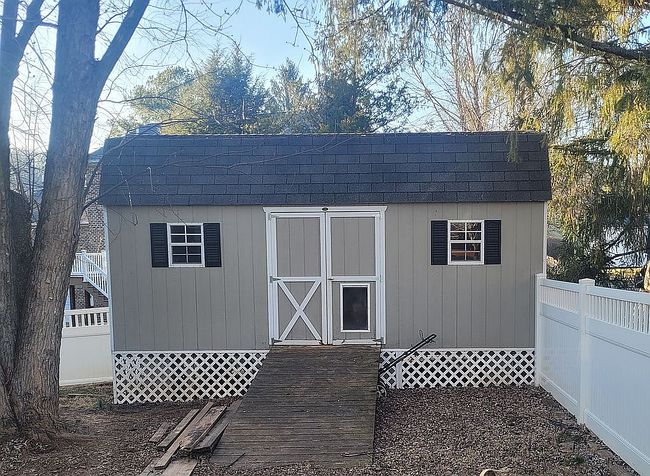 Photo of 102 West Ave, Bridgewater, VA