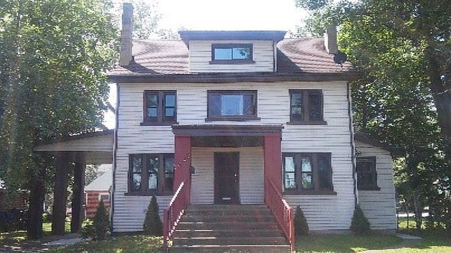 Photo of 26190 Lake Shore Blvd