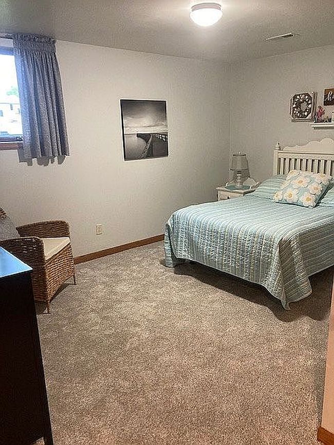 Photo of 620 E 3rd St, Earlville, IA