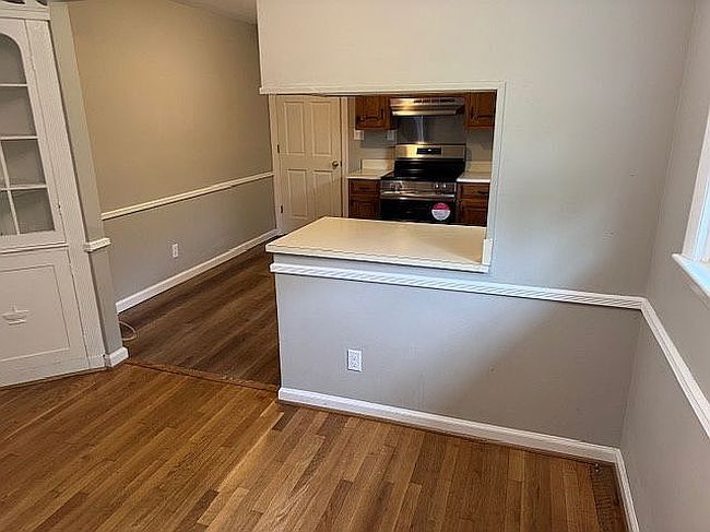 Image of 608 Lakeside Dr