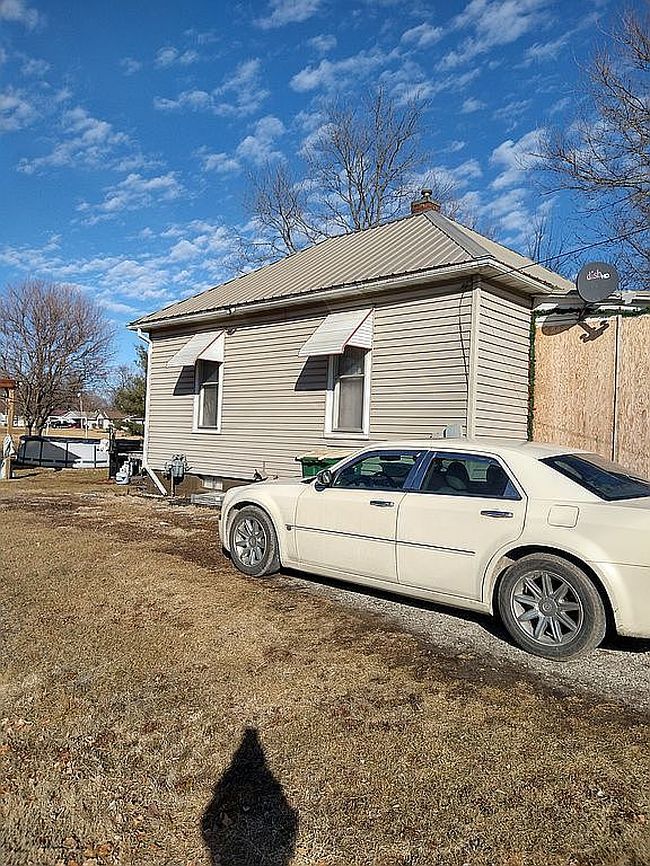 Image of 903 W Stone Ave