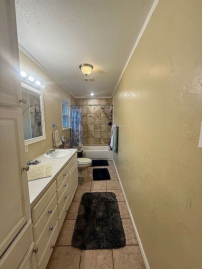 Additional photo 1 of property located at 250 Highland Park Way