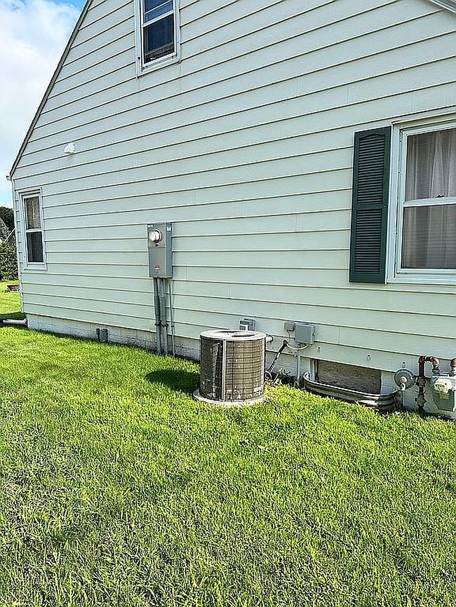 Photo of 50 N 8th Ave W, Hartley, IA