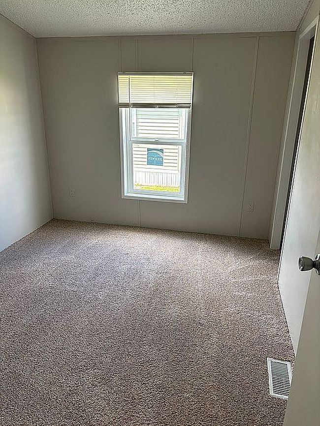 Photo of 404 Wadena Rd #218, Fayette, IA
