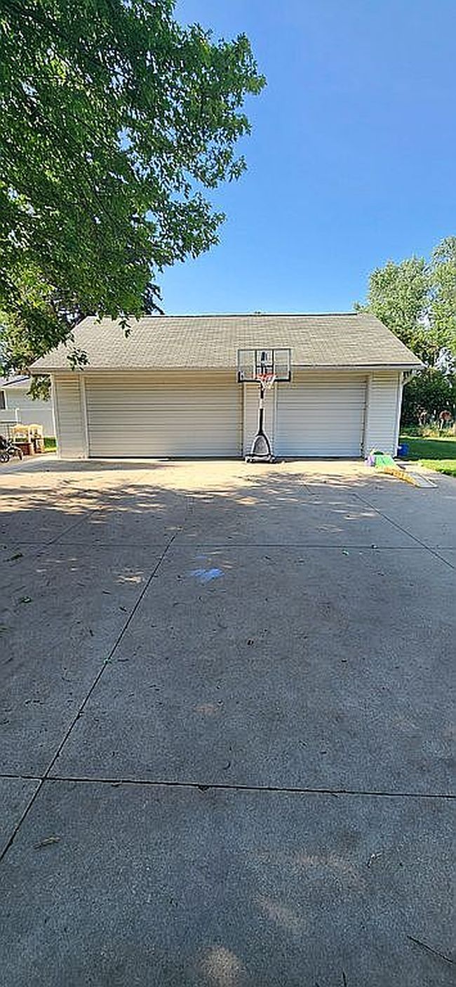 Photo of 824 E Union St, Manchester, IA