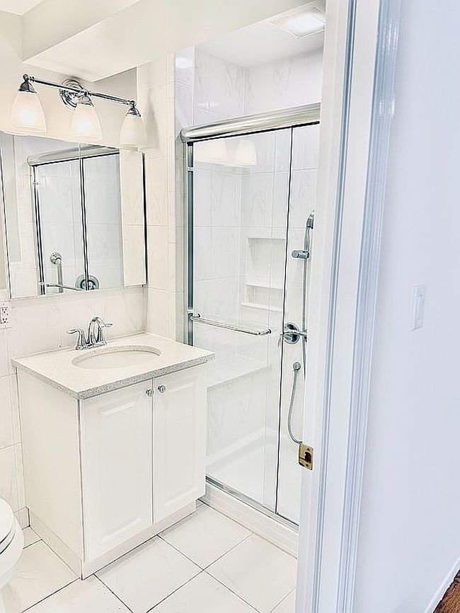 Photo of 77 S Park Ave Apt B19, Rockville Centre, NY