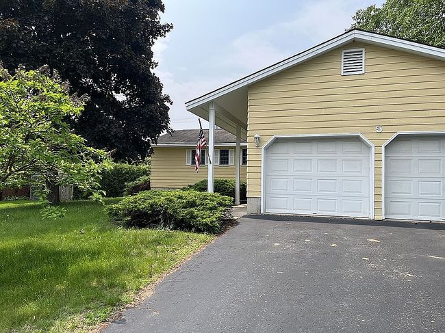 Image of 5 Erin Ave