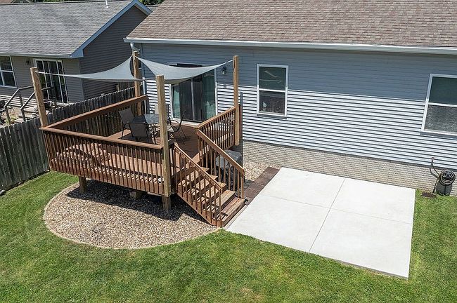 Photo of 6306 Ridgewood Meadows Ln Ne, Cedar Rapids, IA