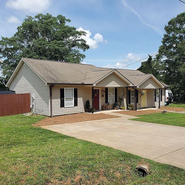 Additional photo 1 of property located at 1074 River Rd