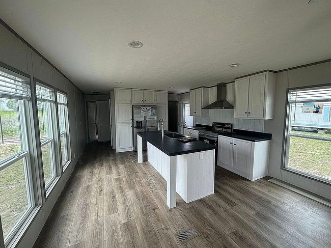 Image of 260 Bedford Falls Dr
