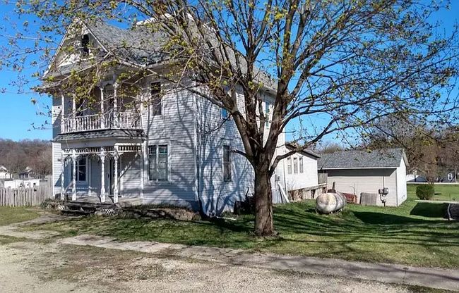 Image of 419 State St