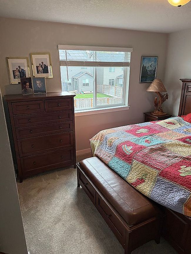 Image of 242 W 17th St