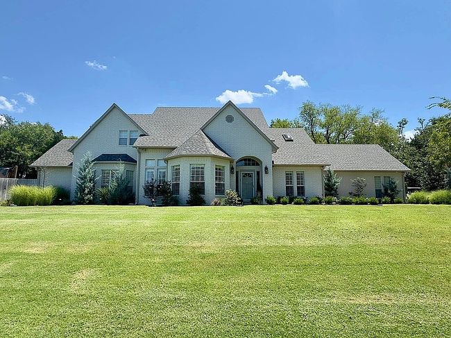 Photo of 206 Woods Ln