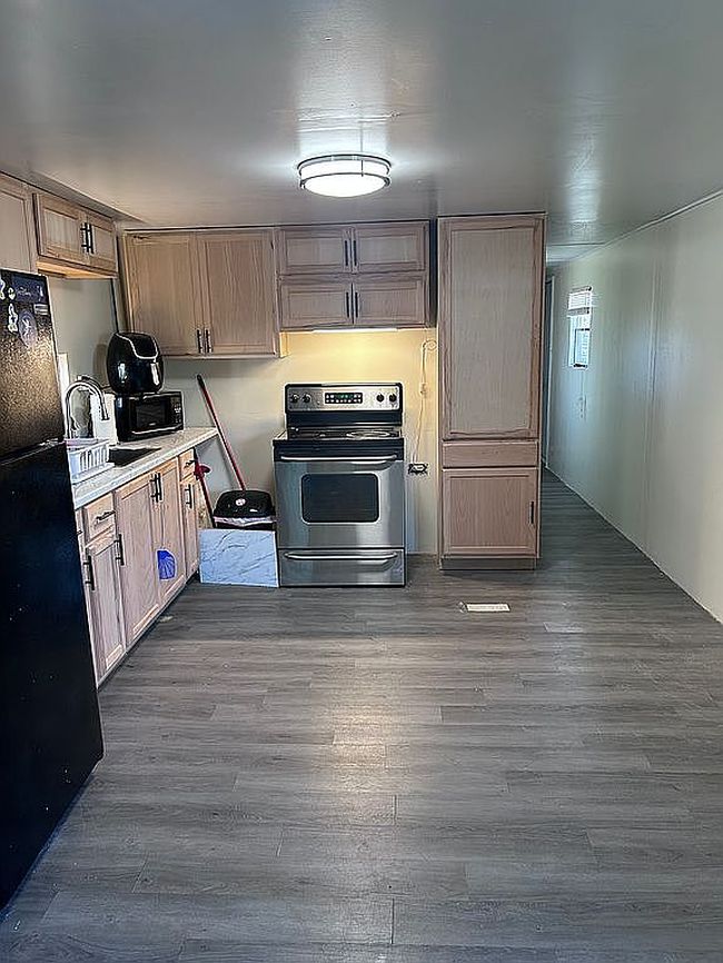 Additional photo 1 of property located at 138 South Dr