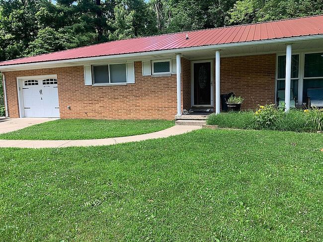 Photo of 2975 Tanglewood Ln, West Terre Haute, IN