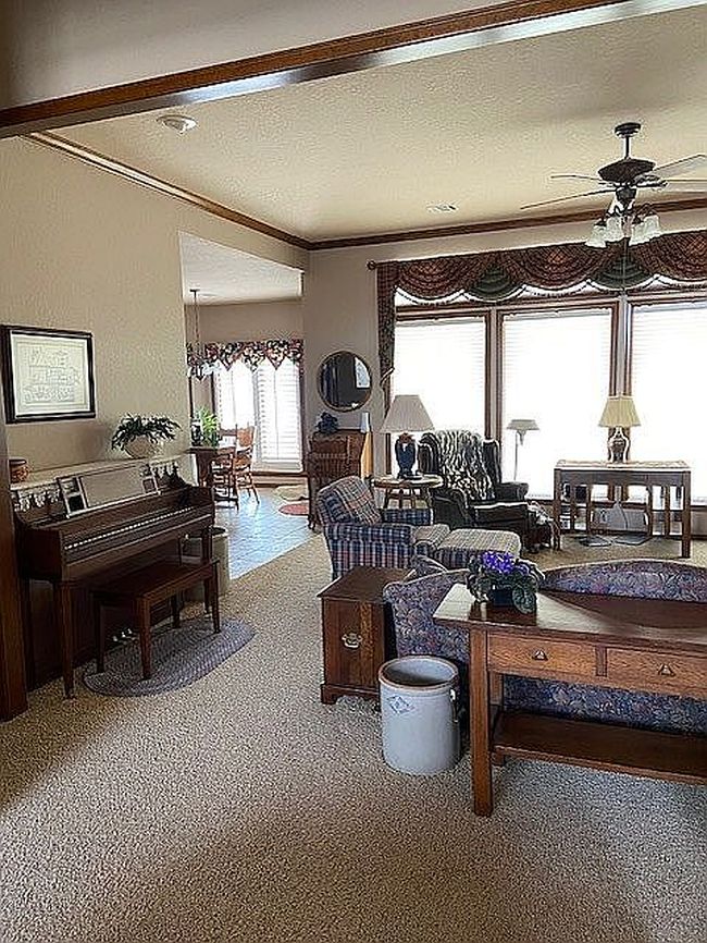 Image of 5565 Park Hill Dr