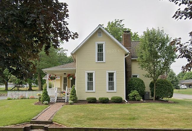 Photo of 213 W Waterford St