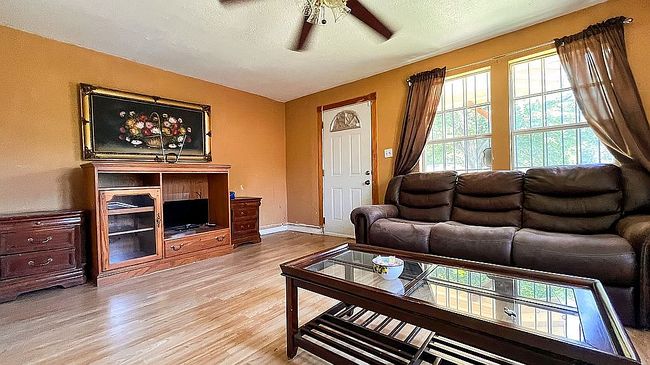 Additional photo 1 of property located at 3237 Hanger Ave