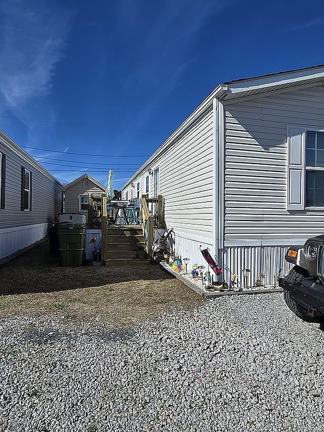 Image of 129 Block Dr