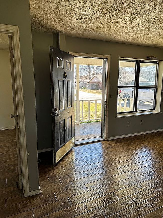 Image of 273 N Kelsey Ln