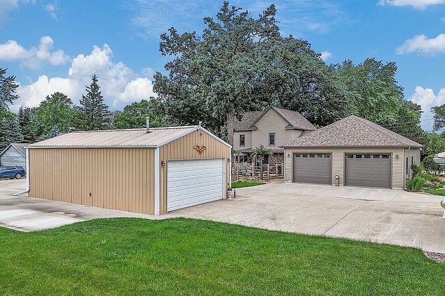 Preview of property located at 826 N Illinois St