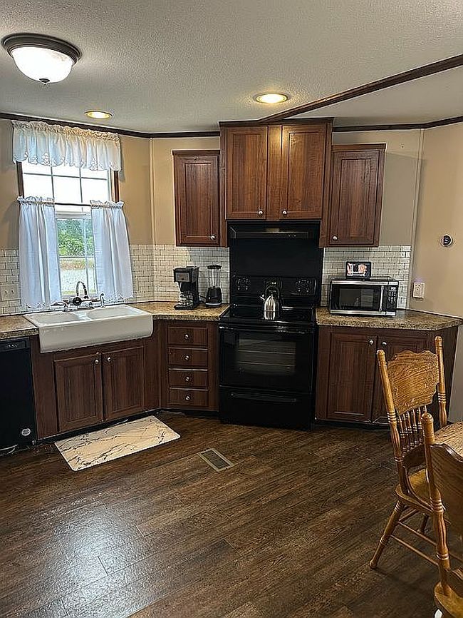 Additional photo 3 of property located at 242 White Wing Ln