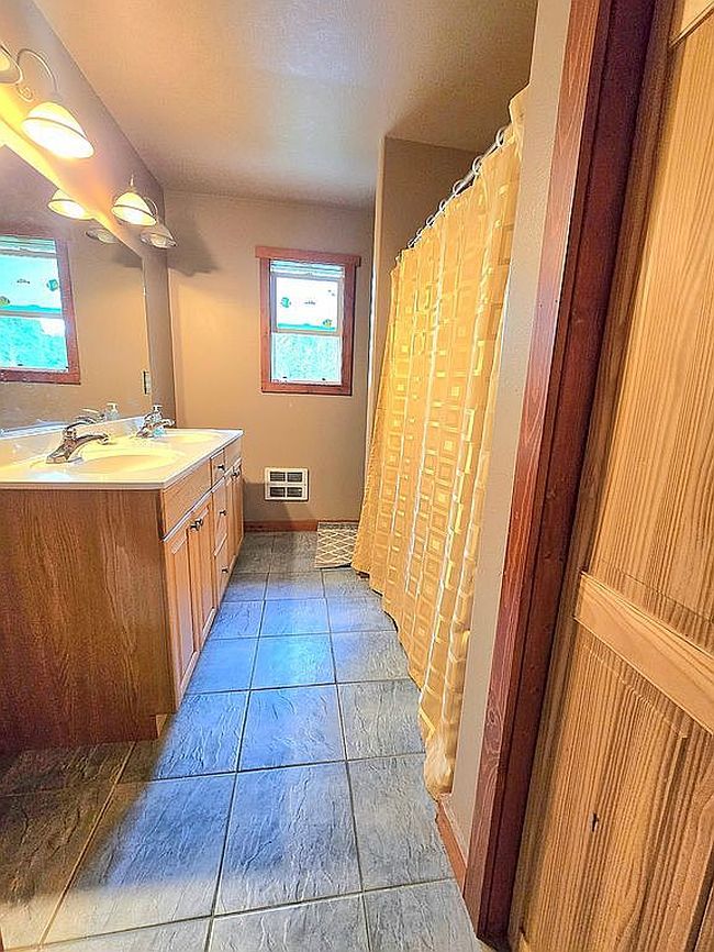Photo of 2855 Macarthur Lake Rd, Bonners Ferry, ID