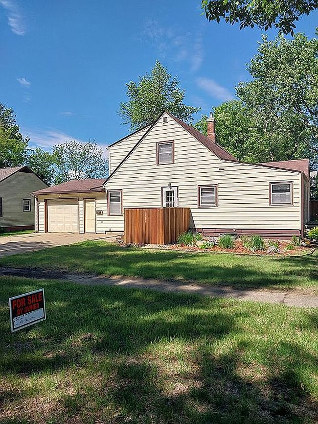 Photo of 408 Avenue D E, Lake Park, IA