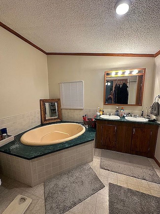 Image of 299 Center Point Dr