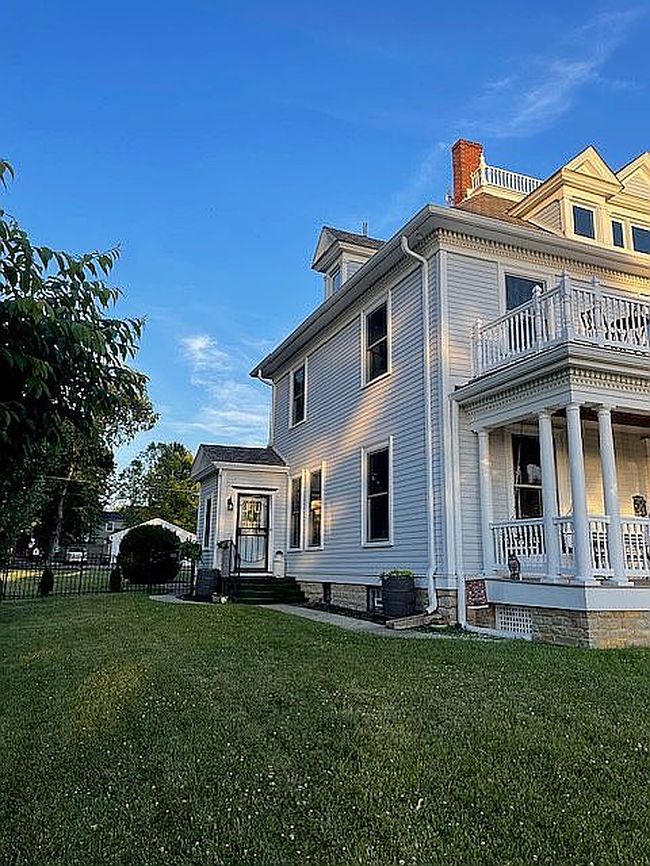 Image of 106 N High St