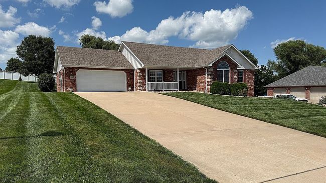 Photo of 1517 Grandvalley Dr, Jefferson City, MO