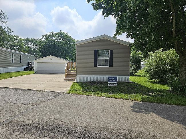 Photo of 875 8th St, Normal, IL