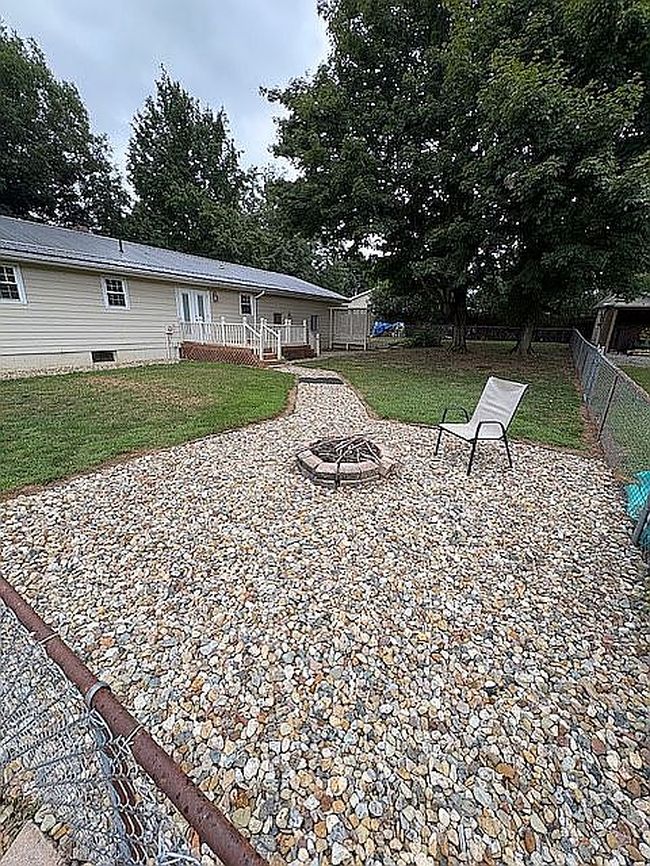 Additional photo 3 of property located at 15770 Pleasant View Dr