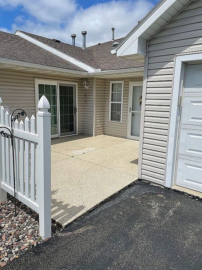 Photo of 2915 Salem Meadows Dr Sw, Rochester, MN