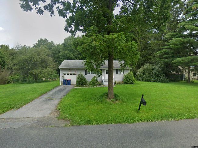 Photo of 82 Rokeby Rd, Red Hook, NY