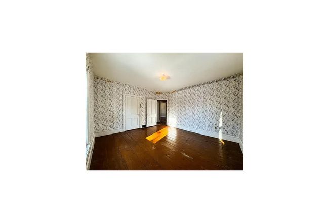 Photo of 25 Center St