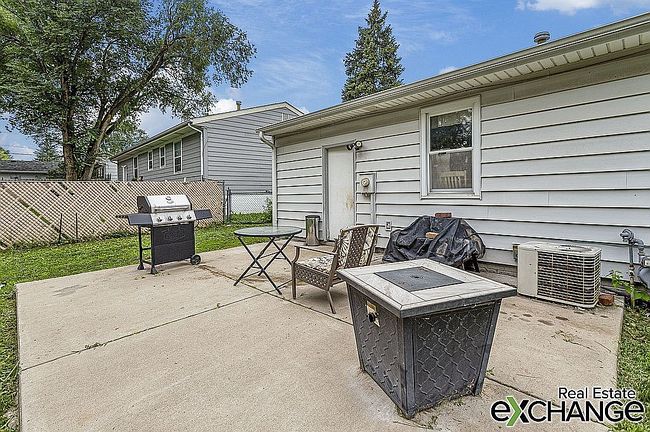 Photo of 3001 N Michigan Ave, Davenport, IA
