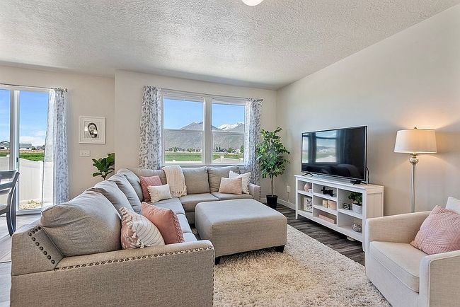 Additional photo 3 of property located at 2496 W Townhouse Dr