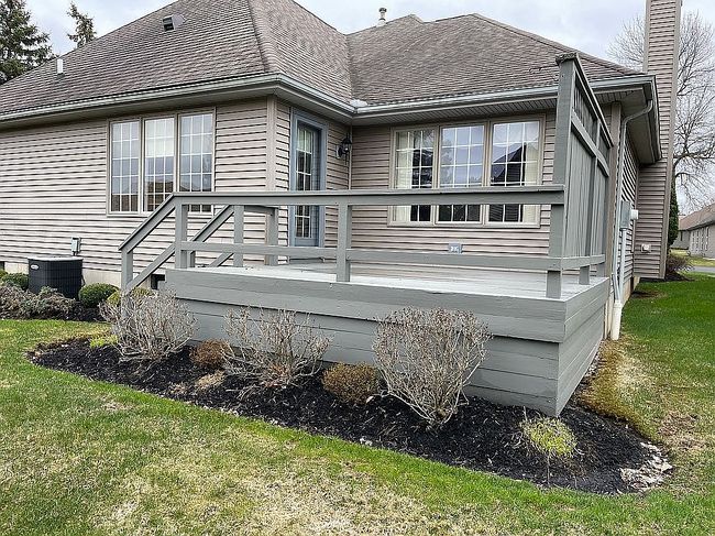 Photo of 12 Heathrow Ct, Williamsville, NY
