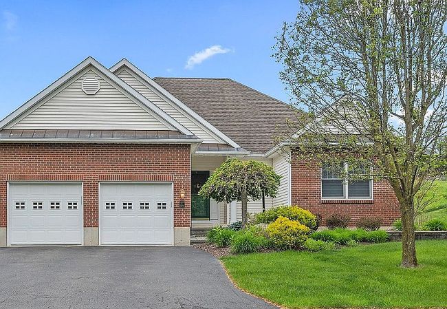 Photo of 5 Conway Cir, Loudonville, NY