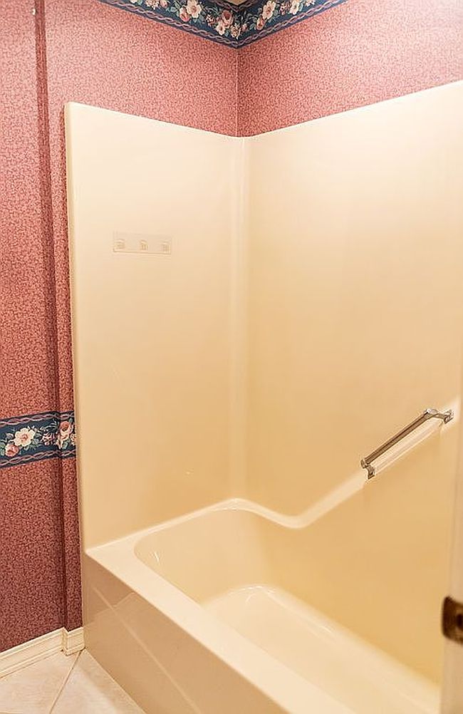 Image of 2015 Laura Ln