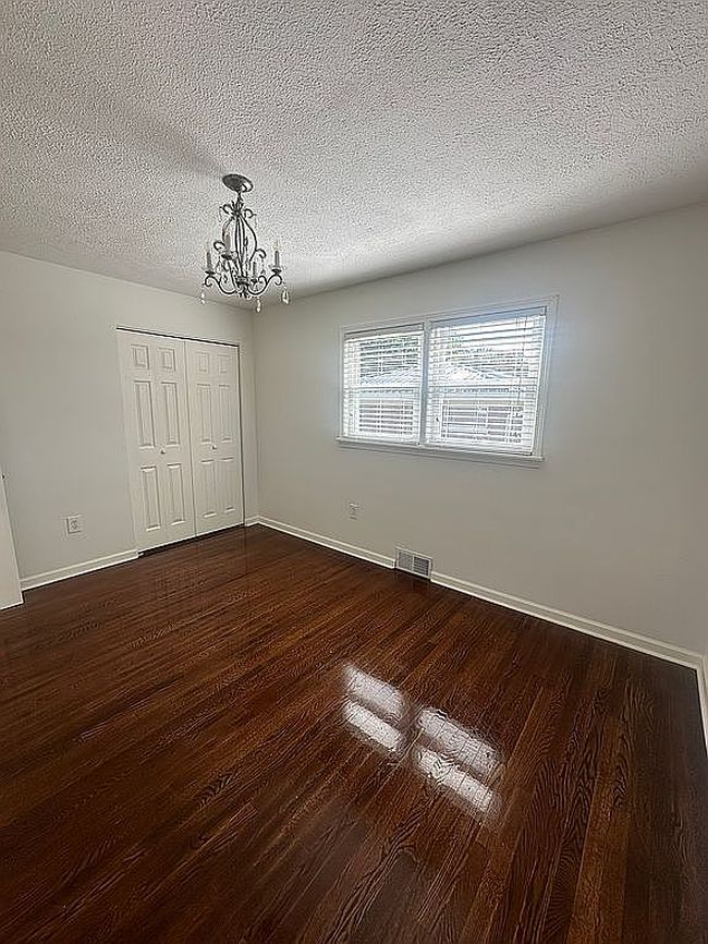 Image of 110 South Ln