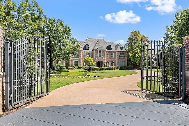 Photo of 5417 Montclair Dr