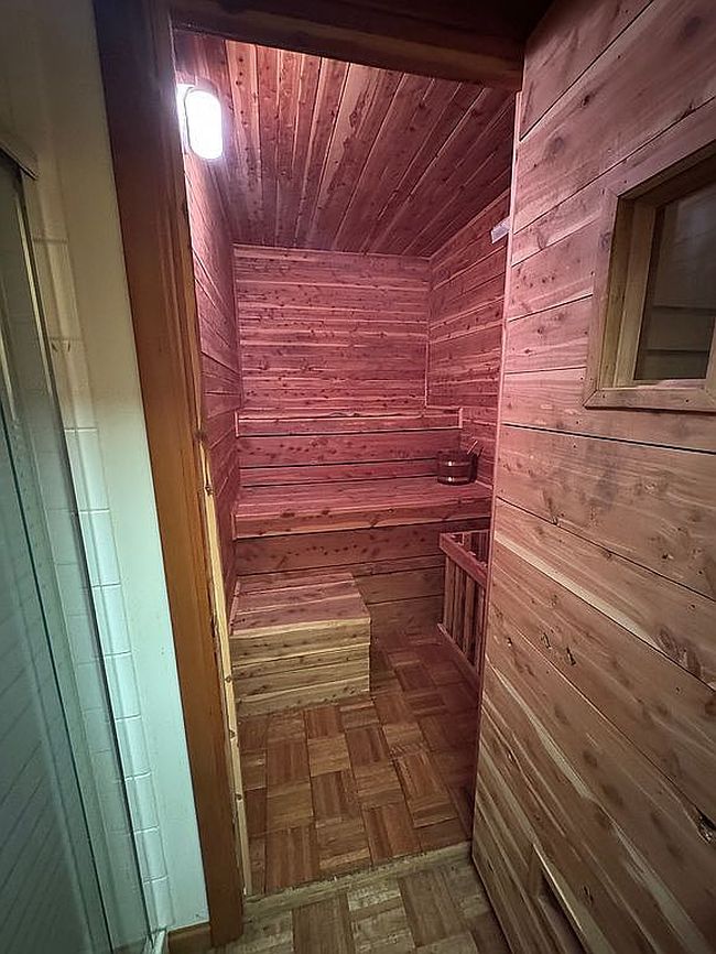 Photo of 410 W 4th St, Williamstown, WV