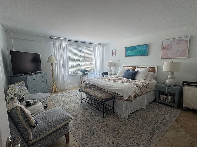 Image of 170 N Ocean Blvd Apt 210