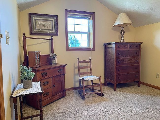 Image of 484 Woodside Pl